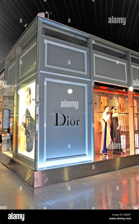 dior boutique roissy en france.